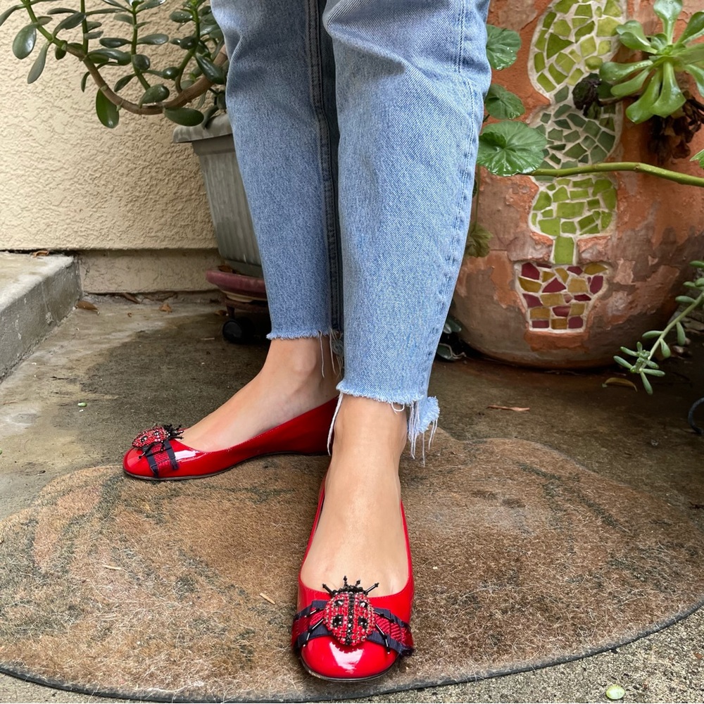 Dark red Gucci patent leather flats with sparkly ladybug 🐞 in the box - Picture 6 of 15